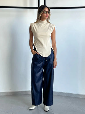 מכנס שחף דמוי עור כחול טיאגו