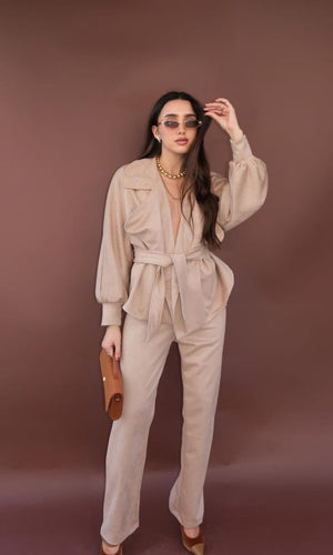 חליפת חן חליפה בז' O.S נטלי שווילי