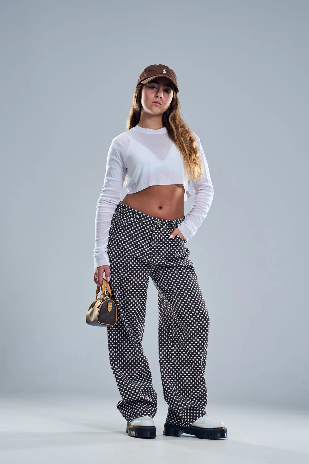 מכנס ג׳ינס אוניל חום One size מבית טיאגו רק בשני בוטיק מעצבים