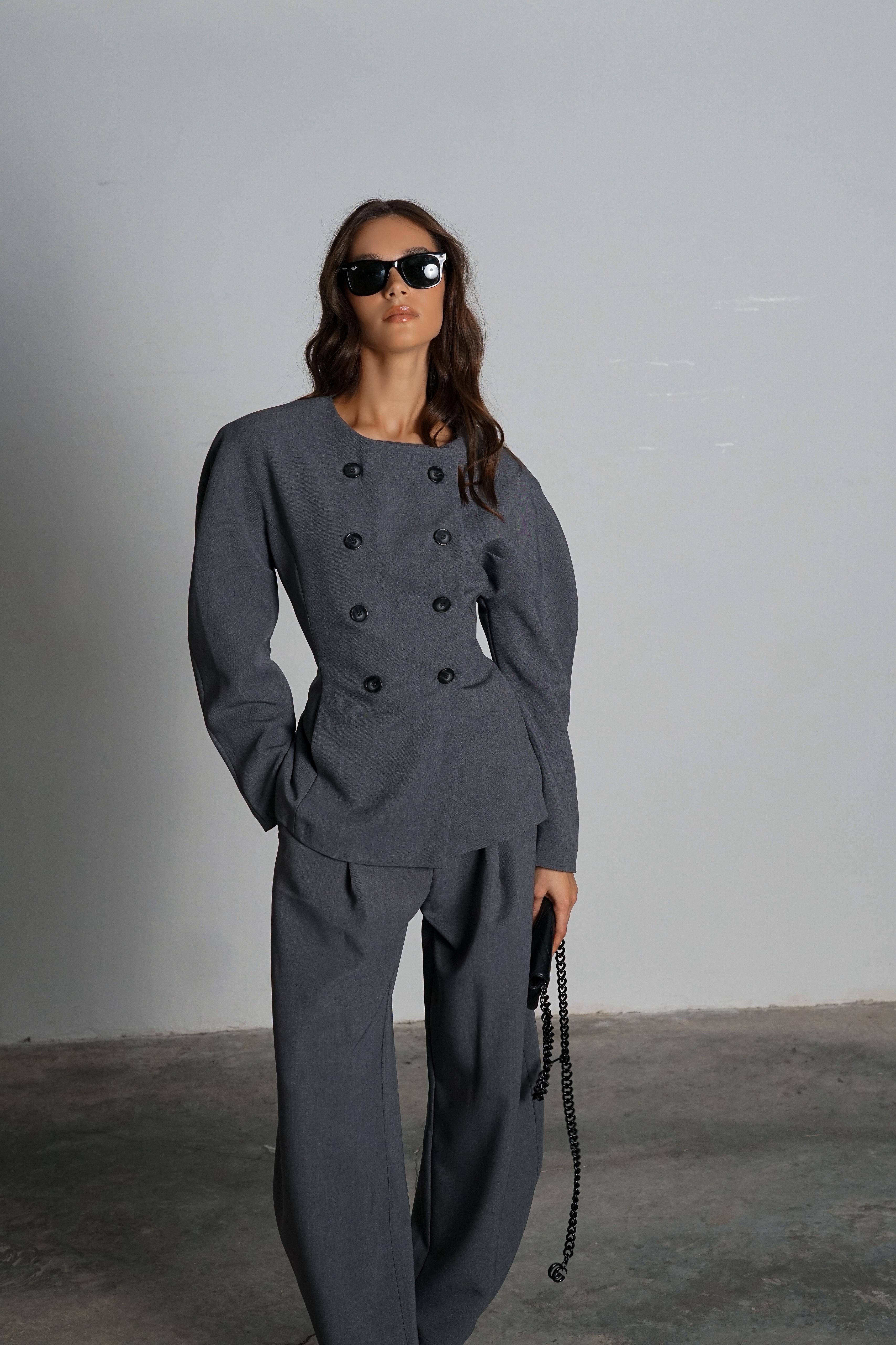 חליפת אופיליה חליפה אפור GOVANA