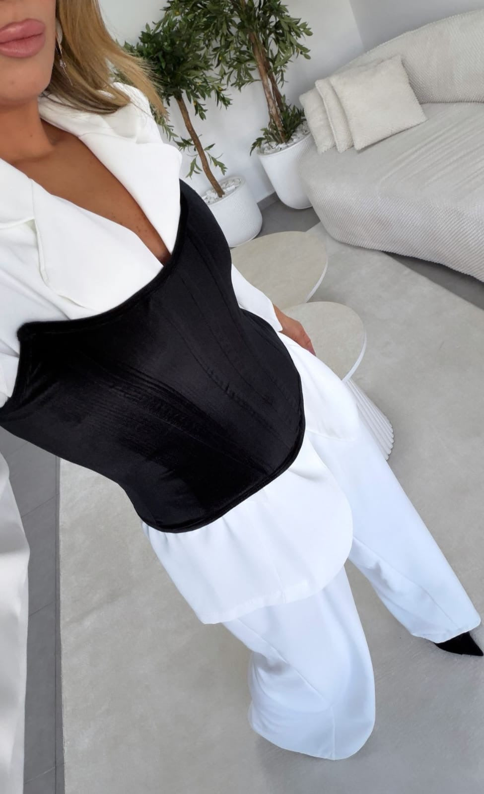 מחוך קטיפה חולצה שחור O.S נטלי שווילי