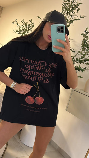 חולצה צ'רי מבית גליתה רק בשני בוטיק מעצבים