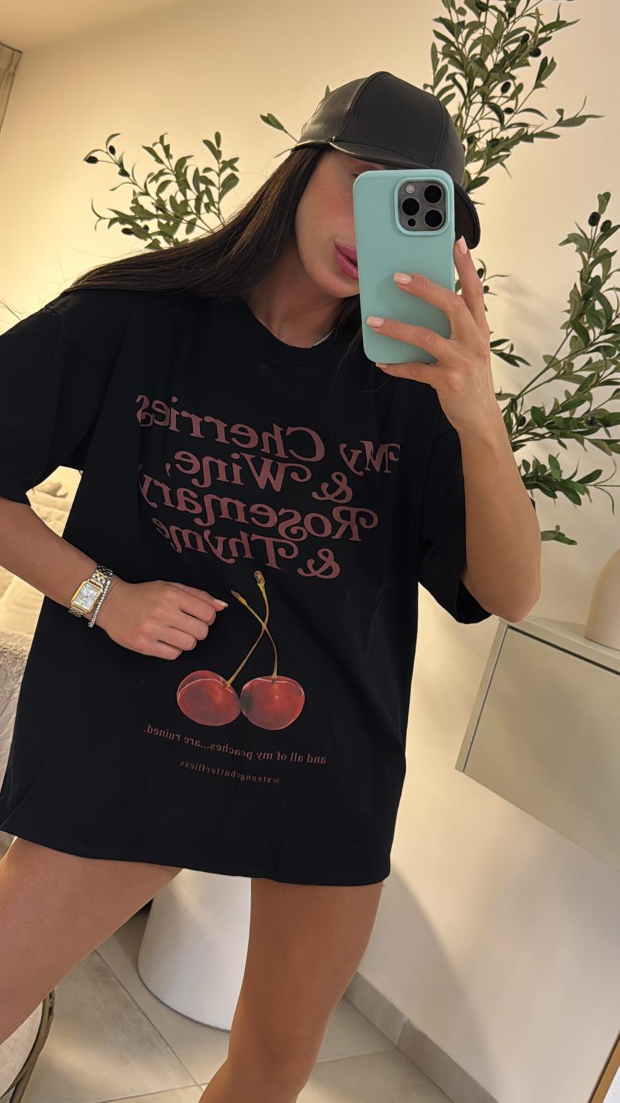 חולצה צ'רי מבית גליתה רק בשני בוטיק מעצבים