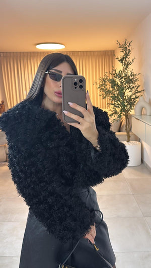 ג׳קט פרווה עם קפוצ׳ון ג'קט שני בוטיק מעצבים