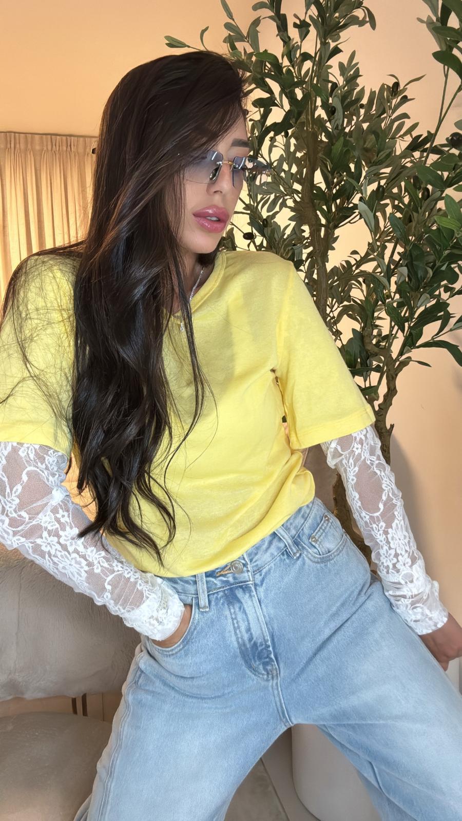 LACE TOP צהוב מבית REALTY רק בשני בוטיק מעצבים