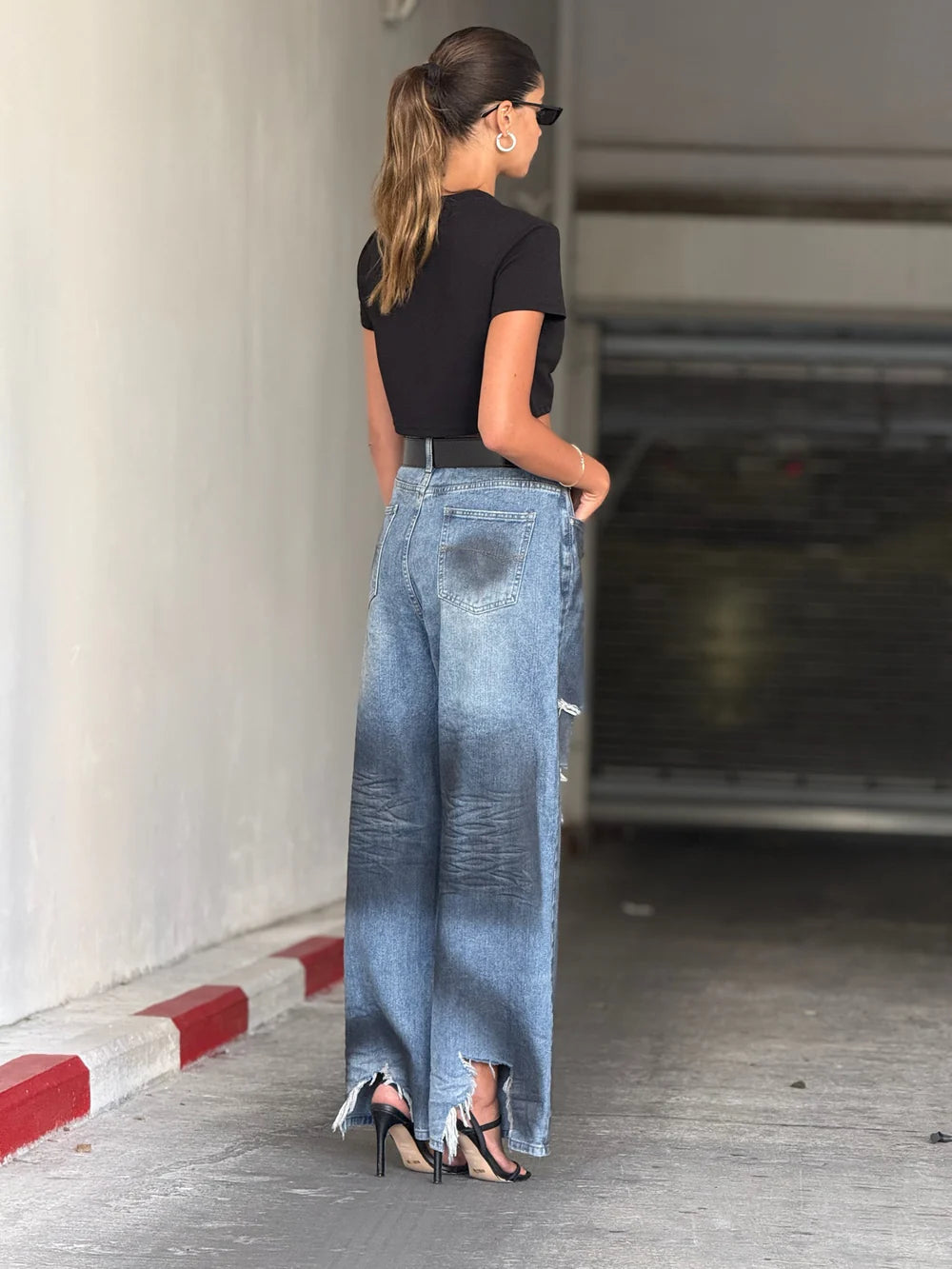 מכנס ג׳ינס לירוי מבית טיאגו רק בשני בוטיק מעצבים