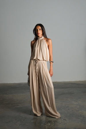 חליפת דרימי בז' GOVANA