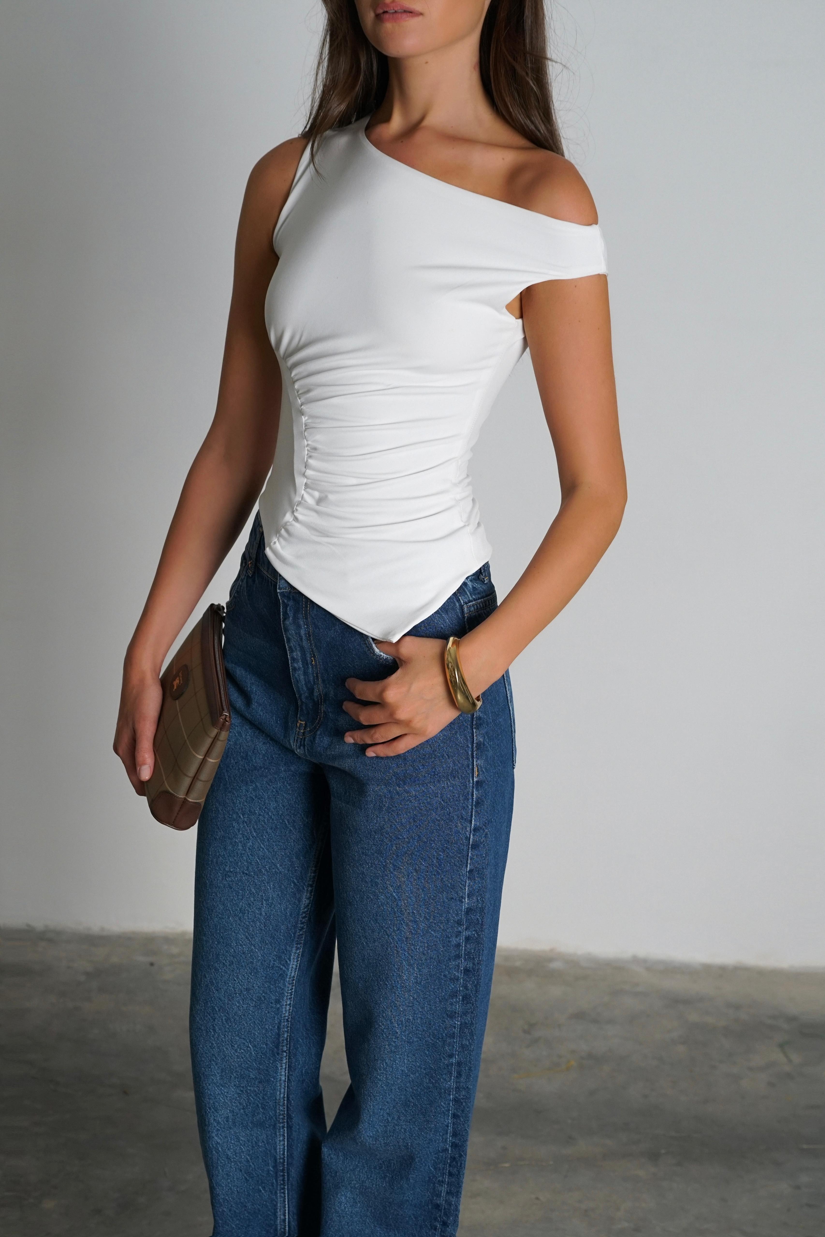 גופיית אמבר גופיה לבן GOVANA