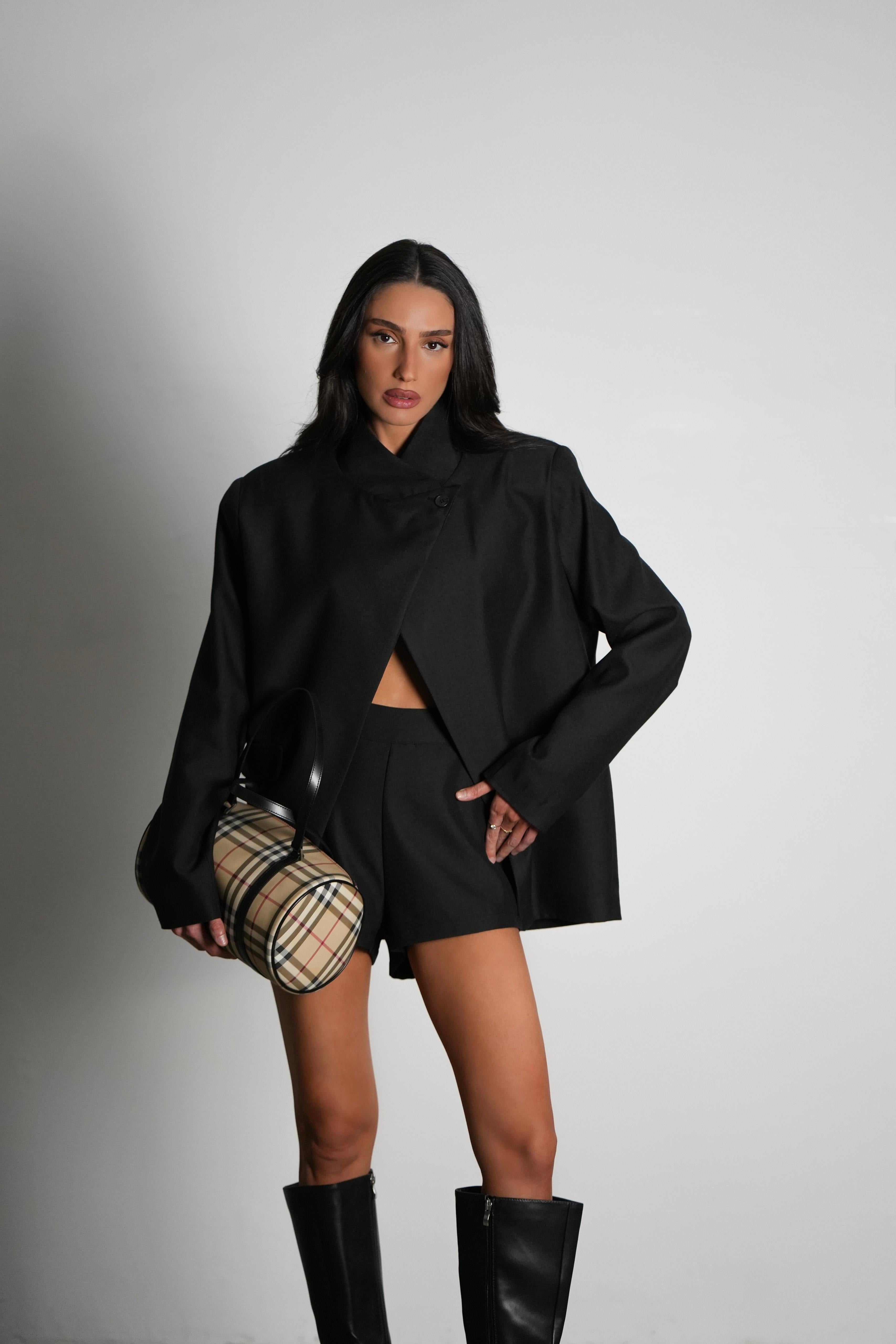 חליפת טארה חליפה שחור GOVANA