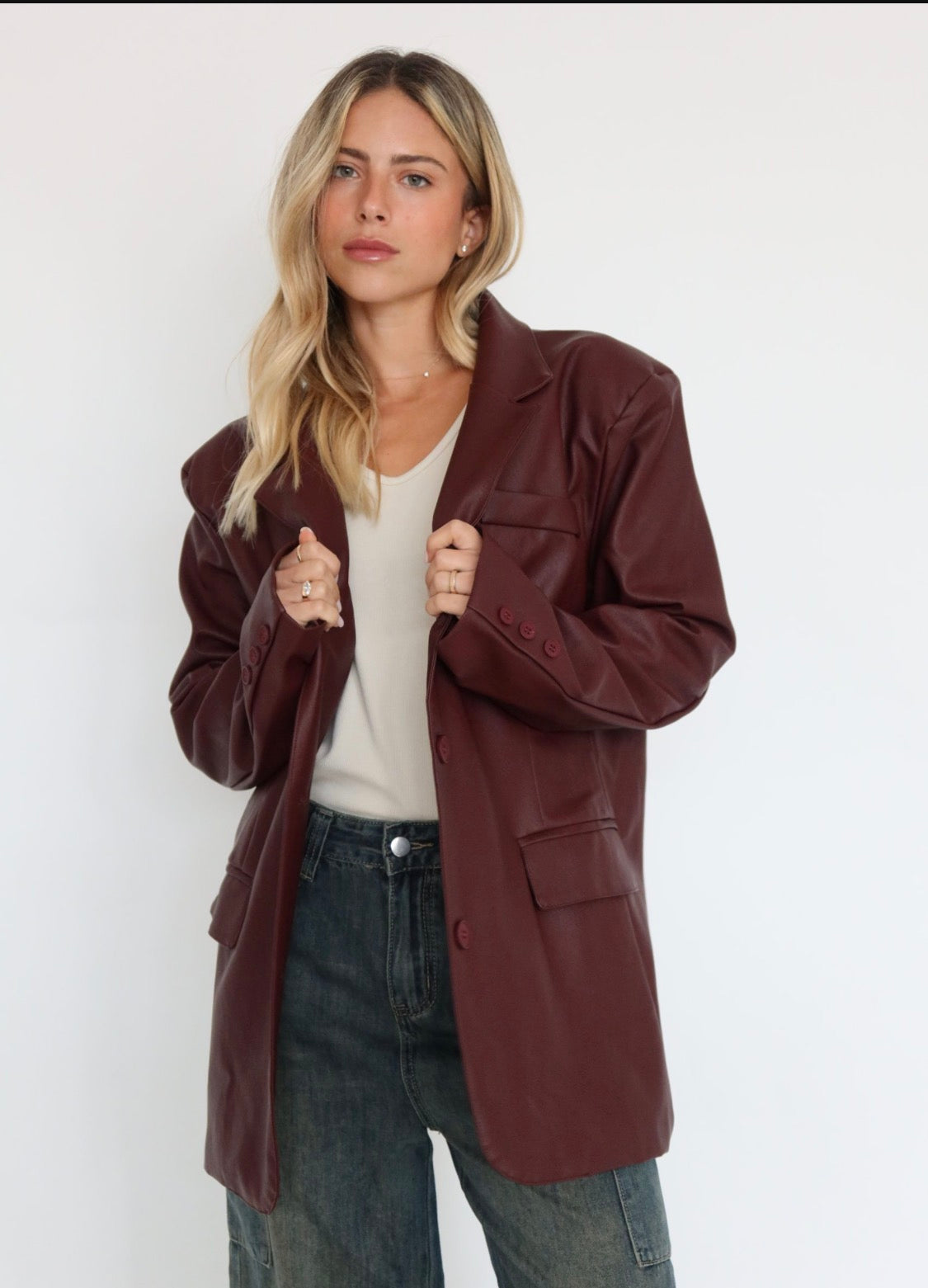 בלייזר אוברסייז דמוי עור ג'קט קסארה