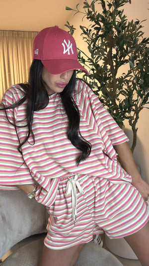 חליפת פסים מבית REALTY רק בשני בוטיק מעצבים