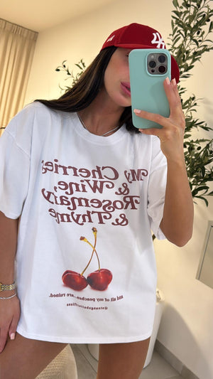 חולצה צ'רי לבן מבית גליתה רק בשני בוטיק מעצבים